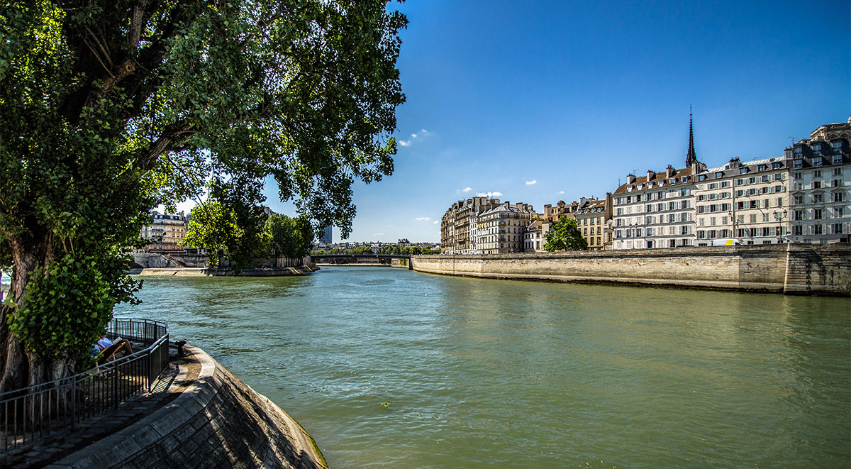 A view of the Seine near the islands