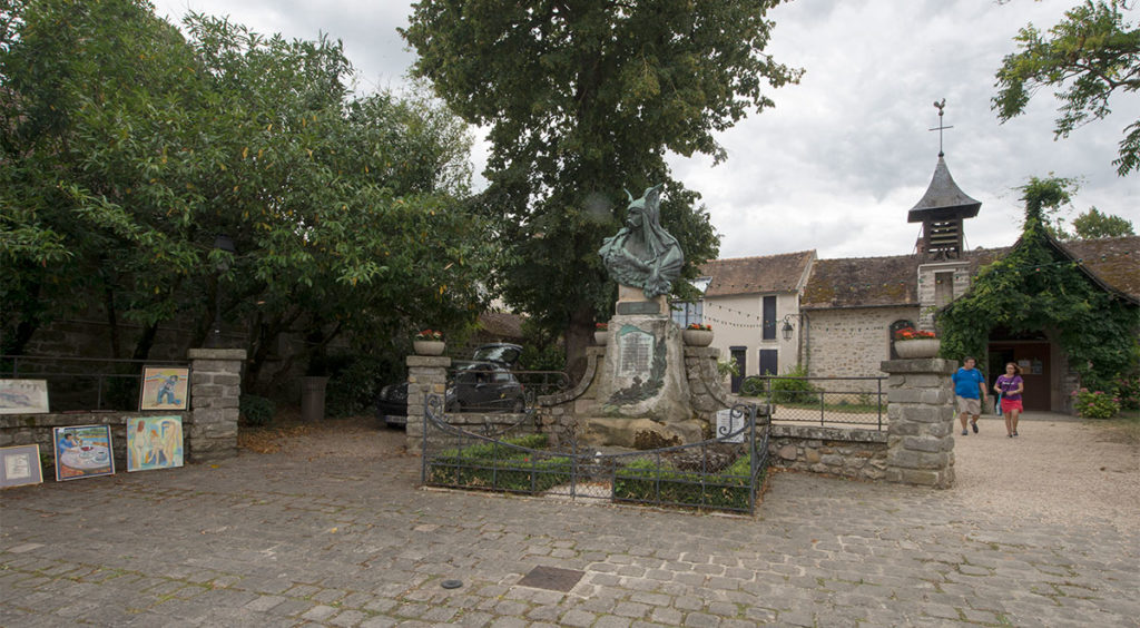 Vercingetorix war dead Memorial