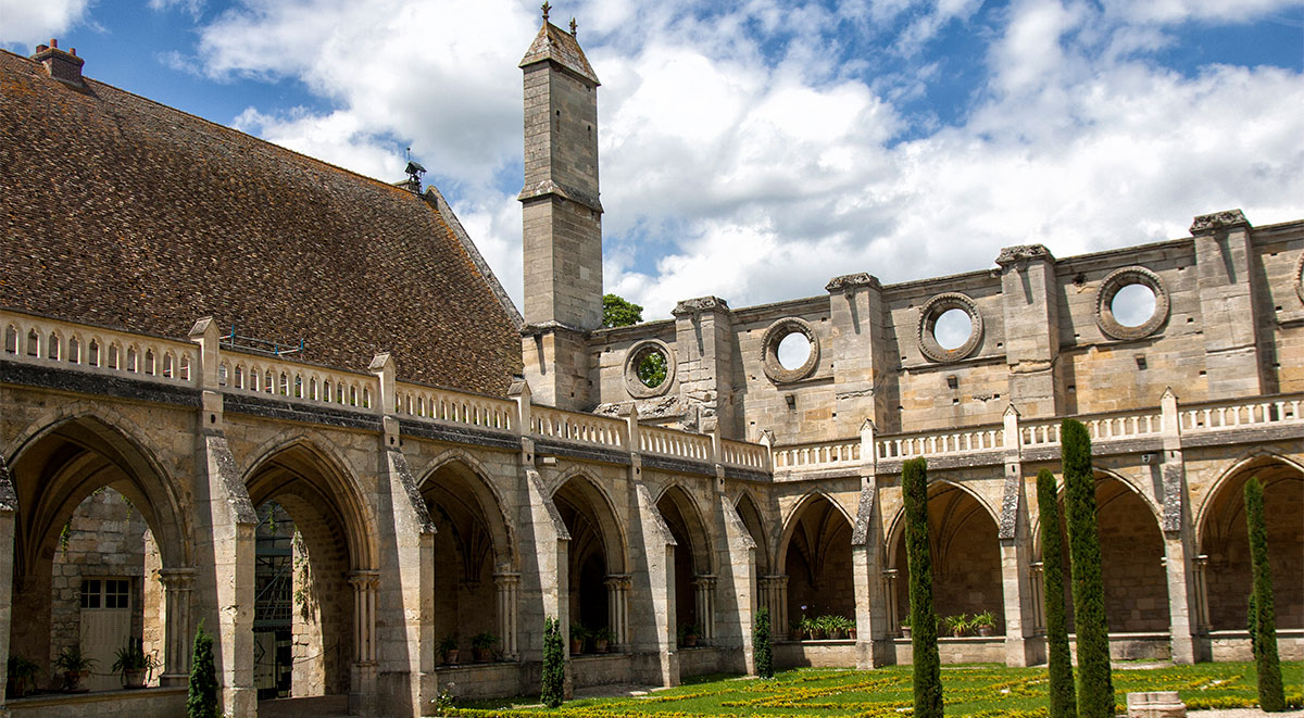 Abbaye de Royaumont Cloister
