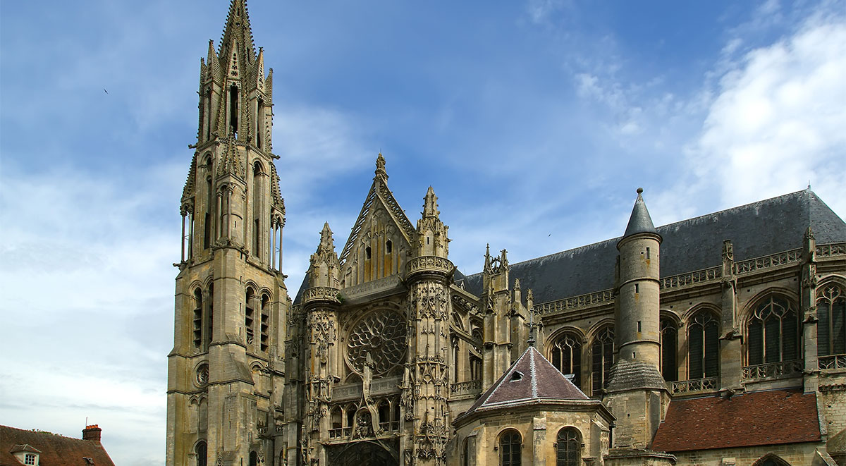 Interior view of vaults of N.D. de Senlis Cathedral