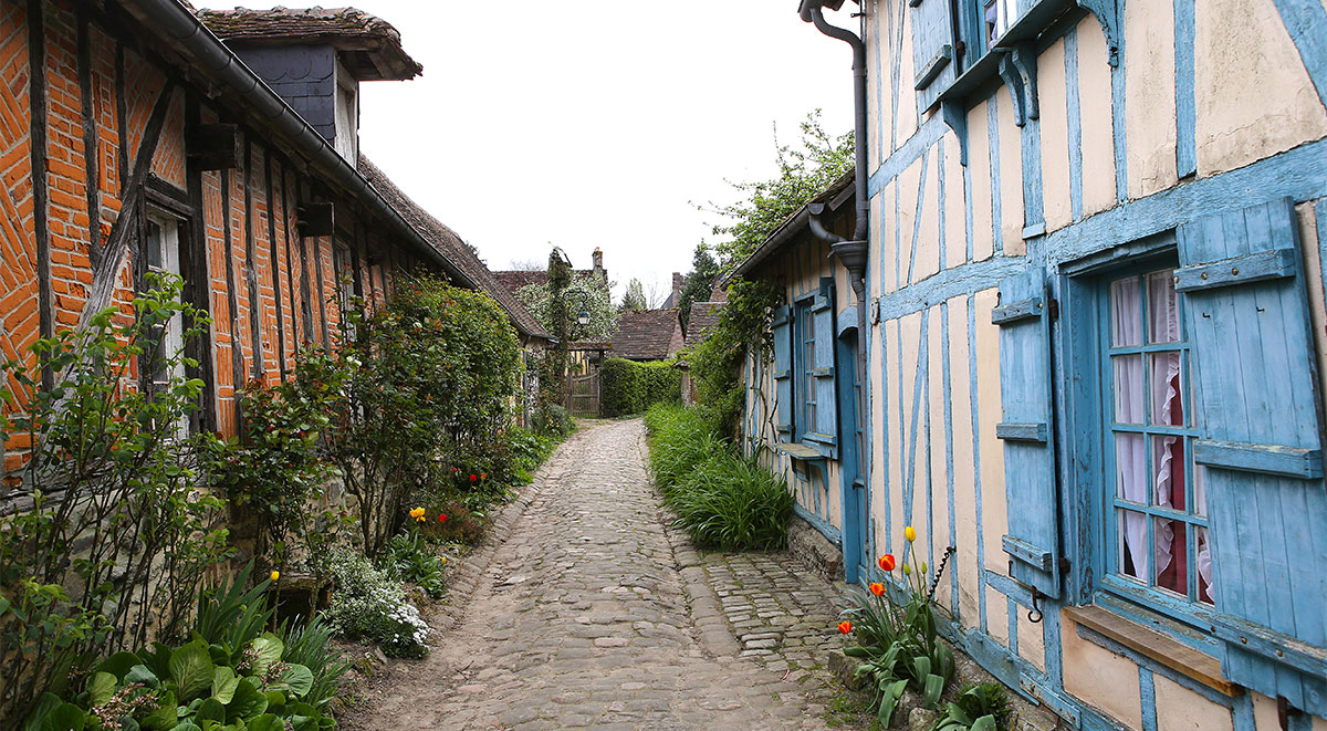 A street in the near-by village Gerberoy