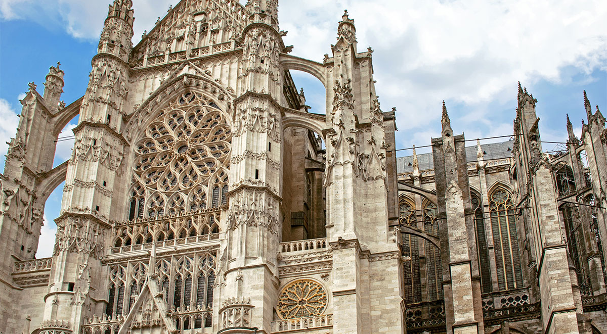 The south transept of St. Pierre de Beauvais Cathedral